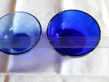 Blå glas skåle og kande   (048)