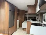 2016 - Polar Svit 560 CTH   Luksus Polar vintervogn med fransk dobbeltseng fra Hinshøj Caravan - 5