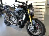 Ducati Monster 1200 S - 2