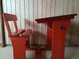 Skolebord med bænk