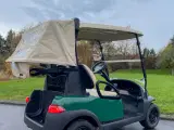 Golfbil med udstyr - 2
