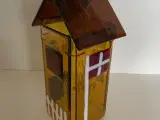 Glaskunst - Hus med flagstang mm