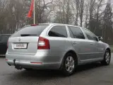 Skoda Octavia 1,6 TDi 105 GreenLine Combi - 4