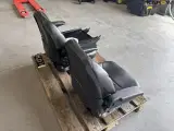 - - - Sæde med armlæn - 5