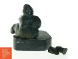Grønlandica. Reparationstrængende stenskulptur (str. 19x21 cm) - 2