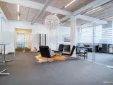 Moderne kontorer/showroom med fleksible glasinddelinger - 3