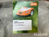 Robotplæneklipper Stihl RMI422 og garage - 5