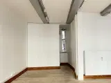 Lys og moderne kontor med gode faciliteter til leje. - 4