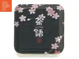 Japansk teæske med blomstermotiv (str. 8x7 cm) - 3