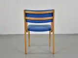 Farstrup konferencestol med blå polster - 4