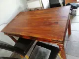 Spisebord med 5 stole