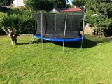 Fin stor trampolin