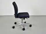 Häg h04 credo 4400 kontorstol med sort/blå polster og alugråt stel - 4