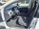 VW e-Up!   - 3