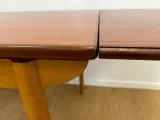 Teak Spisebord med sarg og understel i Eg. - 4