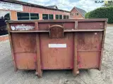 - - - Container - 2