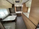 2020 - Adria Alpina 903 HT   Super lækker stor campingvogn, med masser af plads. - 4