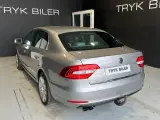 Skoda Superb 2,0 TDi 170 Elegance DSG - 4