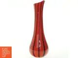 Høj vase i rød glas (str. 39 cm) - 2