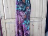 MAXI-dress i silke.multifarvet. Srørrlse 40/42-Lar