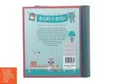 Babys bog, en bog om barnets første år fra Carlsen Egmont (str. 22 x 24 gang i 3 cm) - 2