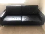 Sofa i sort læder