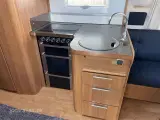 2012 - Kabe Royal 560 LGLE   Du får altid 13. mdr. garanti, vognen leveres fugt- og gastestet, synet og indregistreret, samt rengjort ind/- udvendigt. HUSK vi gerne tager din vogn i bytte. - 5