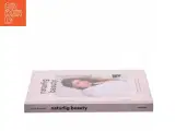 Naturlig beauty : naturlig og bæredygtig skønhed med hjemmelavede produkter til krop og ansigt af Cecilie Blaksted (Bog) - 2