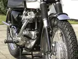 Triumph Bonneville T 120 C Classic Bike - 4