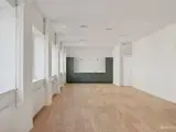 Moderne kontor i starten af Vesterbrogade. - 2