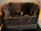 Bilsæde til lille hund