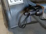 Solid og stabil båd med bådtrailer (50HK) - 4