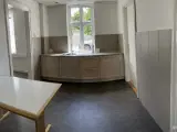 Rummelig og centralt Kontor - 4