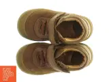 Barnesko med velcro fra Wheat (str. 23) - 2