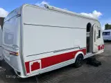 2015 - Kabe Royal 560 XL   Fastmonteret markise Thule 9200 4 meter, rundsiddegruppe i lyst skind, ALDE centralvarme, vandbåren gulvvarme, microbølgeovn, fransk dobbeltseng - 2
