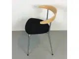 Efg bondo konferencestol med sort polstret sæde, grå stel, bøge ryglæn med lille armlæn - 4