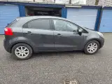 Kia Rio 1,4 CVVT Active - 4