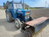 FORD 3000 Y med fejekost - 2