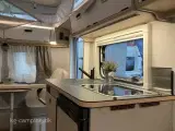 2023 - Eriba Touring 542 Urban   Populær rejsevogn - Urban Edition. Spækket med ekstraudstyr! - 2
