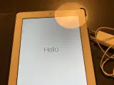 Hvid iPad 12,9” med læder cover