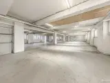 Unik mulighed for stort lager med dobbelt garager centralt på Nørrebro - 2
