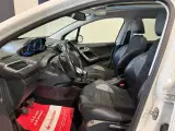 Peugeot 2008 1,6 BlueHDi 100 Allure Sky - 2