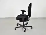 Efg kontorstol med sort polster og armlæn - 2