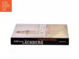 Fyrmesteren : kriminalroman (Klassesæt) af Camilla L&#228;ckberg (Bog) - 2