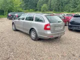 Skoda Octavia 1,6 TDi 105 Ambiente Combi - 2