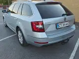 Skoda Octavia 2,0 TDi 150 Business Line+ Dynamic Combi DSG - 4