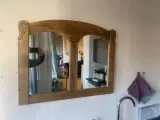 2-delt spejl i afsyret antik sengegavlsramme
