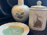 R.C. Krakeleret vase, askebæger og te dåse.