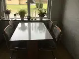Spisebord/køkkenbord med 5 stole