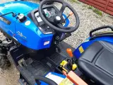 Solis 26 servostyring og brede traktor dæk - 5